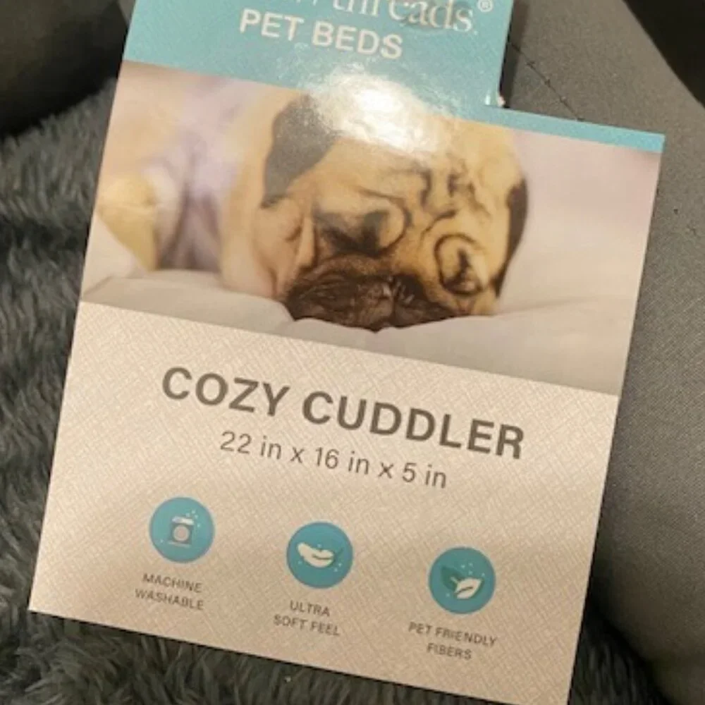 Modern Threads! Pet Bed COZY CUDDLER (22 in x 16 in x 5 in)